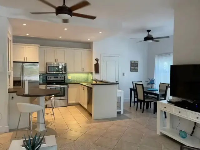 Full kitchen