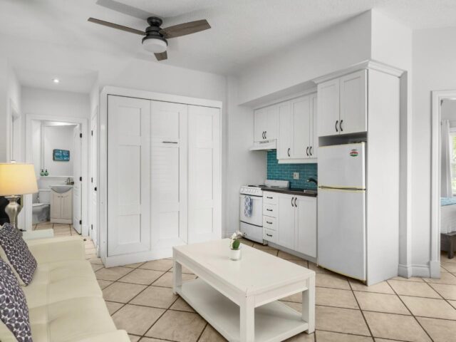 Kitchenette and Eating Area